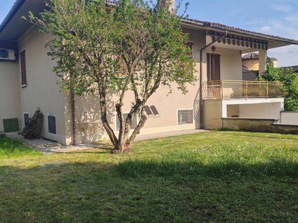 casa indipendente in vendita a Gottolengo