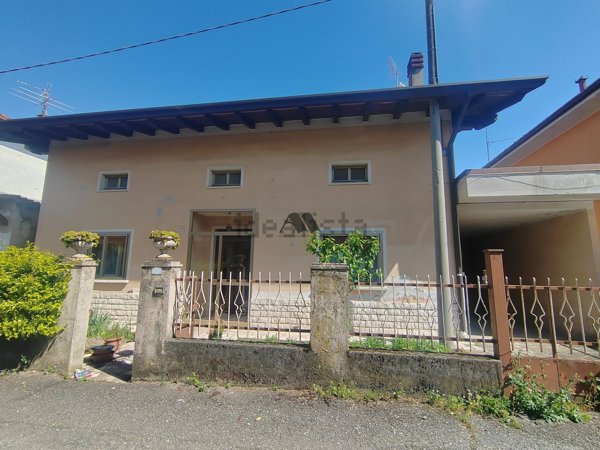 casa indipendente in vendita a Gottolengo