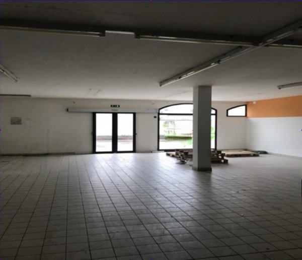 negozio in vendita a Gottolengo