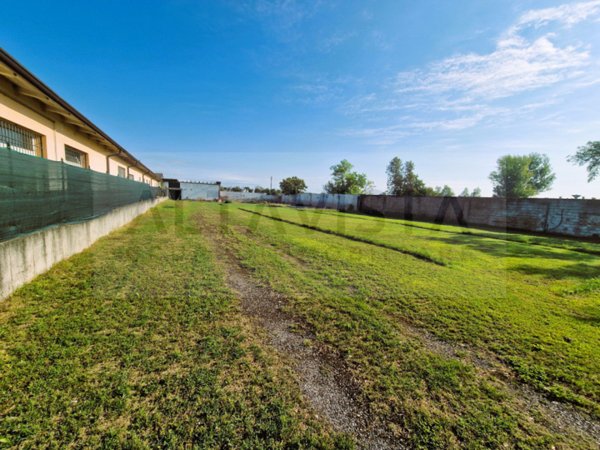 terreno edificabile in vendita a Gottolengo