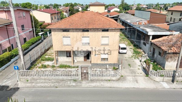 casa indipendente in vendita a Gottolengo