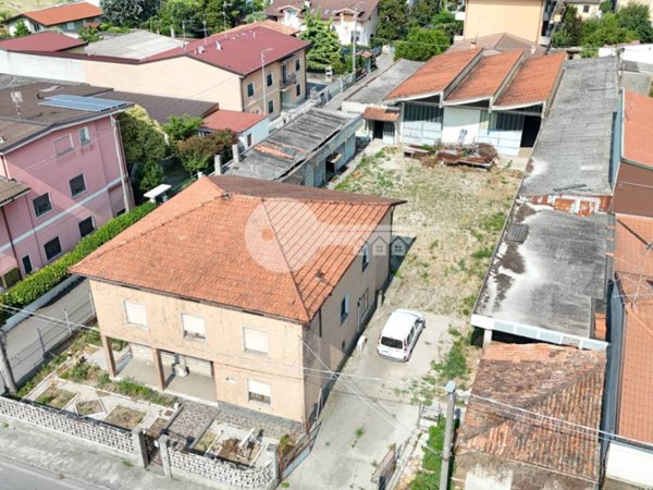negozio in vendita a Gottolengo