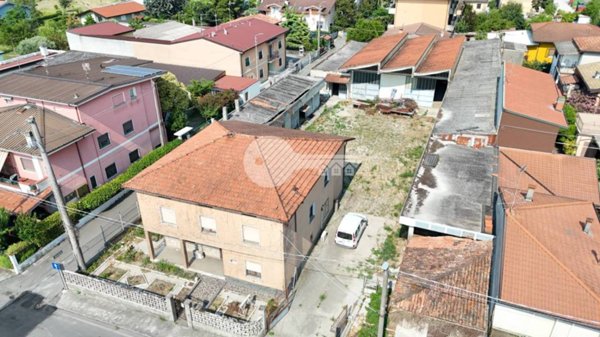 negozio in vendita a Gottolengo