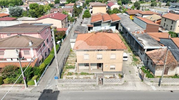 casa indipendente in vendita a Gottolengo