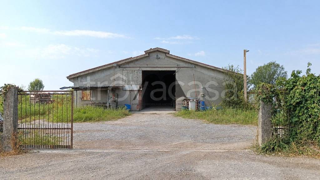 locale commerciale in vendita a Gottolengo