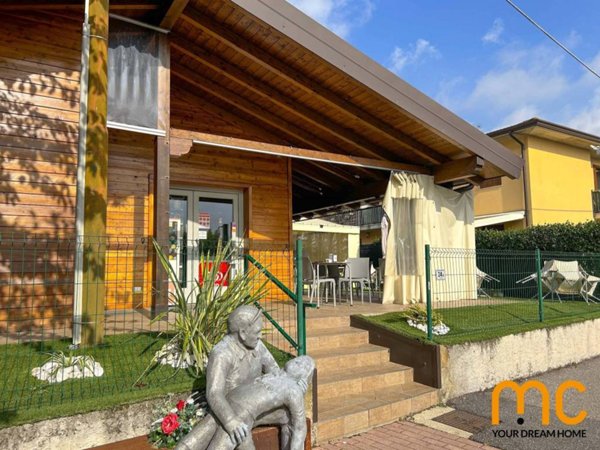 negozio in vendita a Gussago in zona Ronco