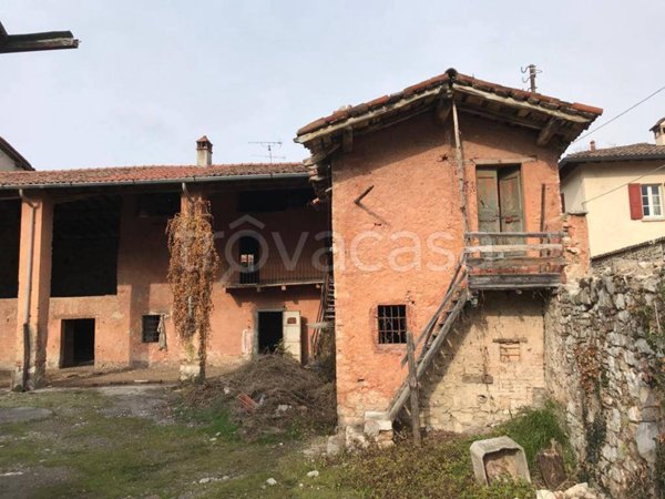 casa indipendente in vendita a Gussago in zona Villa