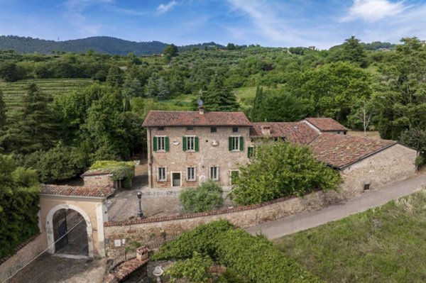 casa indipendente in vendita a Gussago in zona Villa