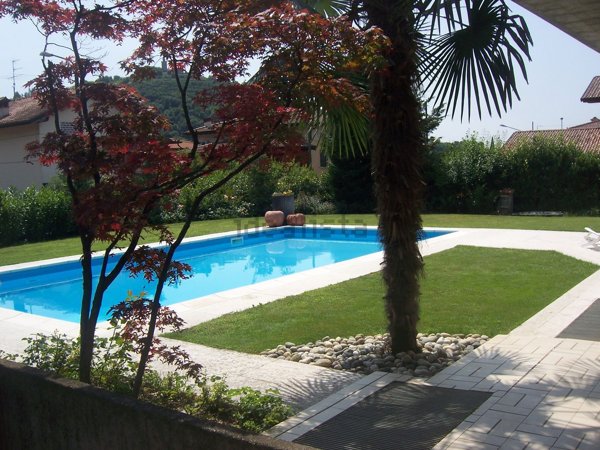 casa indipendente in vendita a Gussago in zona Villa