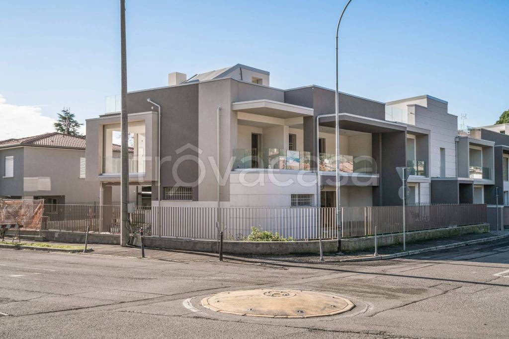 casa indipendente in vendita a Gussago in zona Villa