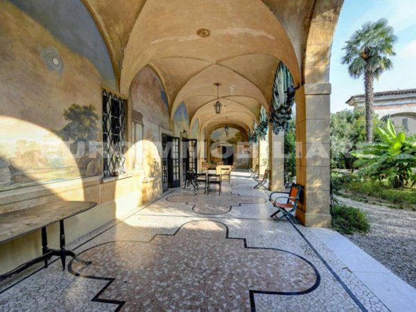 intera palazzina in vendita a Gussago in zona Piazza