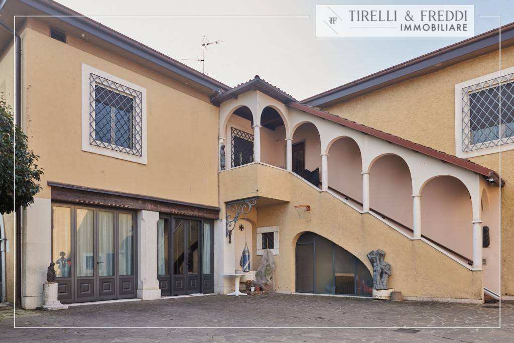 casa indipendente in vendita a Gussago in zona Mandolossa