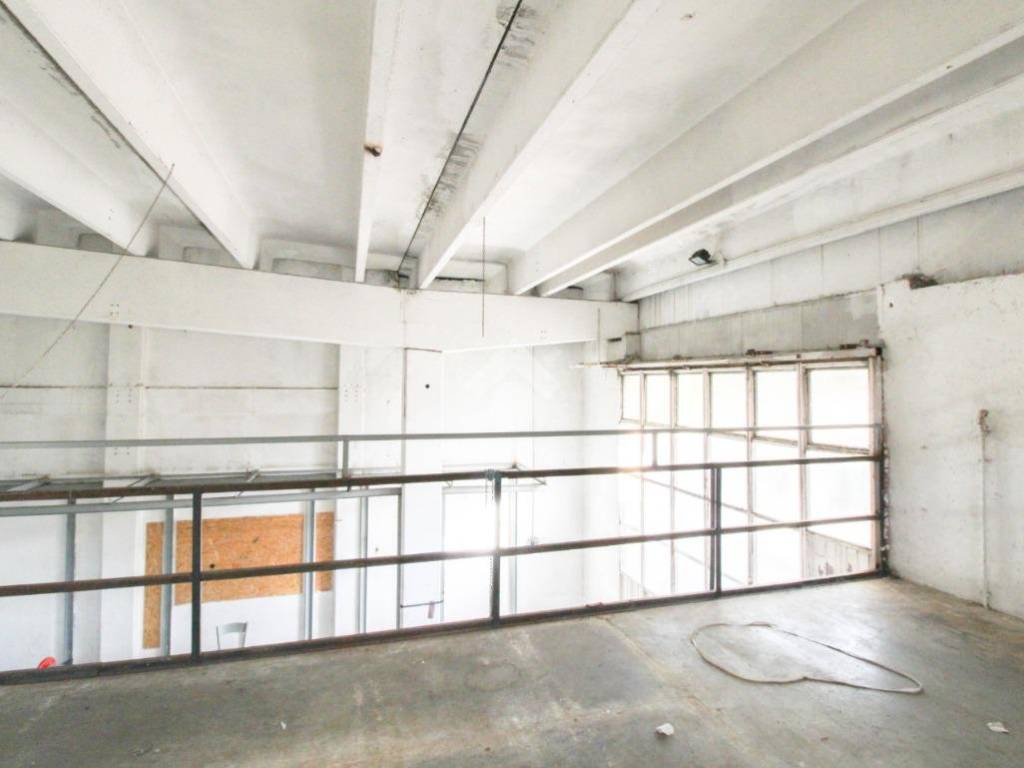 locale commerciale in vendita a Gussago in zona Mandolossa