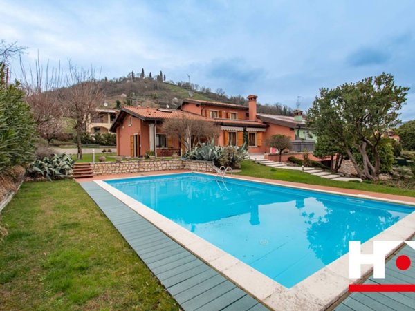 casa indipendente in vendita a Gussago in zona Villa