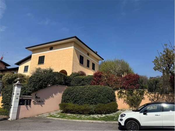 casa indipendente in vendita a Gussago in zona Villa