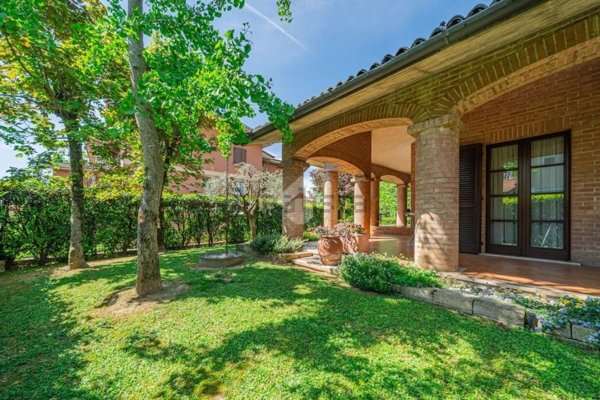 casa indipendente in vendita a Gussago in zona Villa
