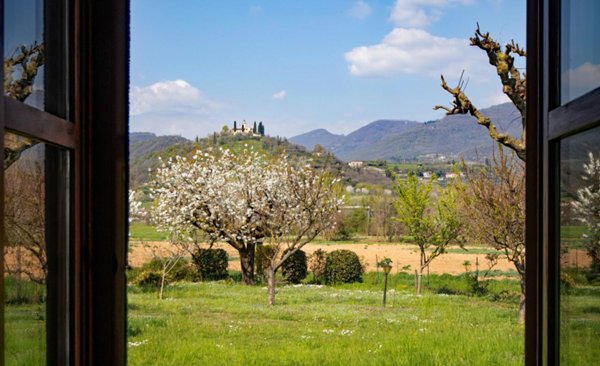 casa indipendente in vendita a Gussago in zona Villa