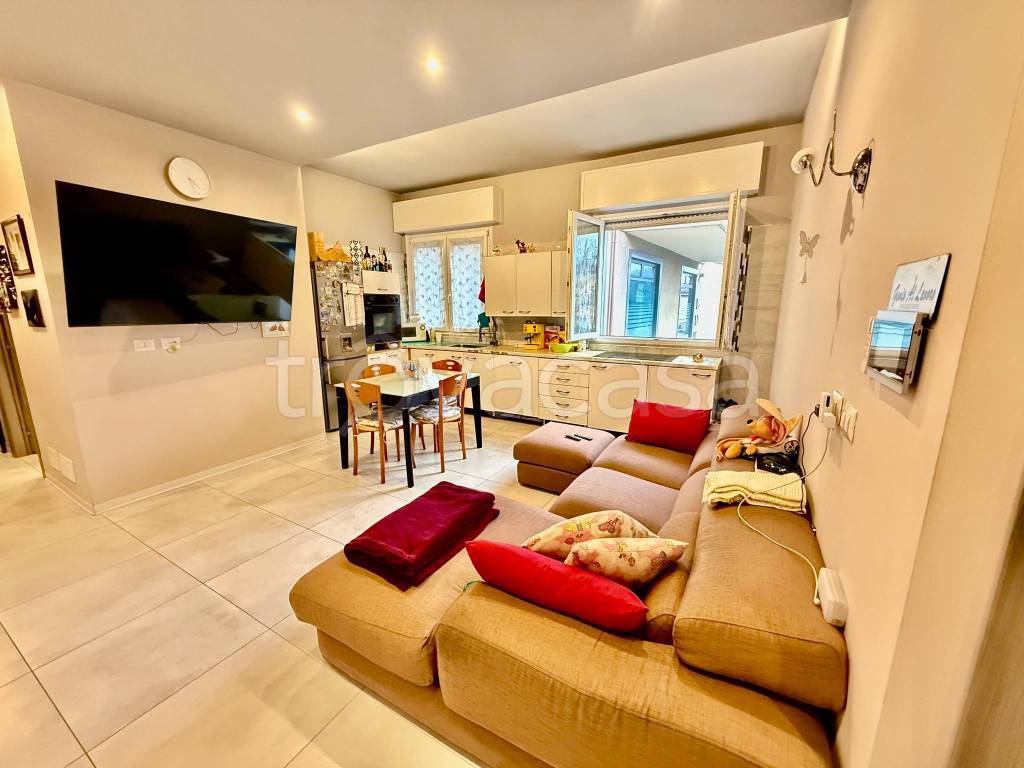 casa indipendente in vendita a Gussago in zona Villa