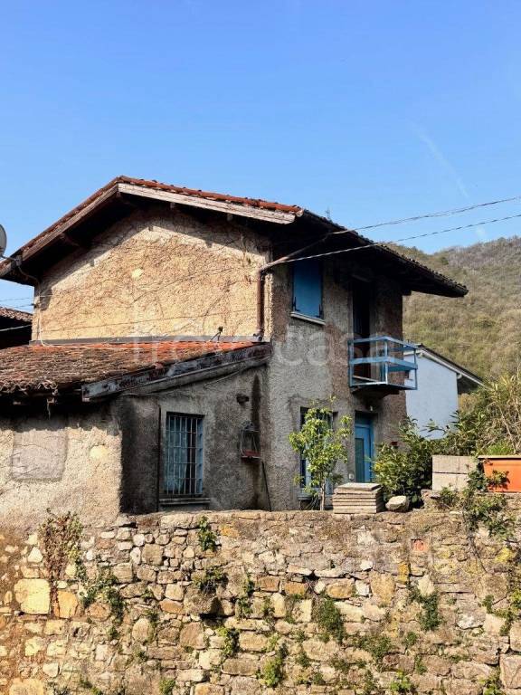 casa indipendente in vendita a Gussago in zona Piazza