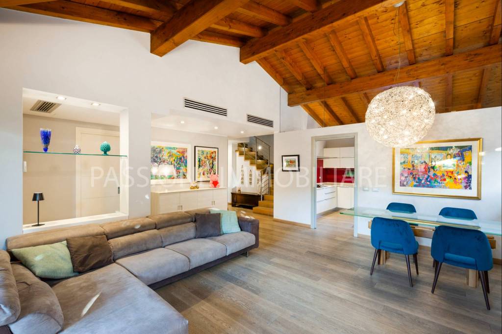 casa indipendente in vendita a Gussago in zona Villa