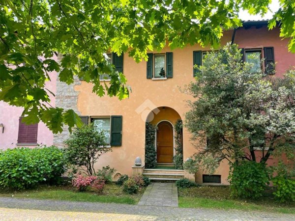 casa indipendente in vendita a Gussago in zona Piazza