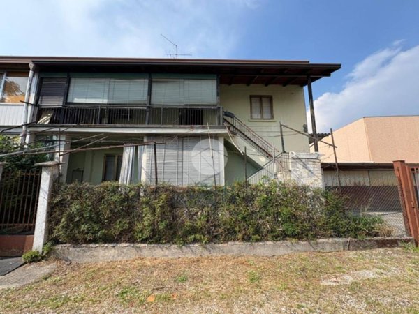 casa indipendente in vendita a Gussago in zona Mandolossa
