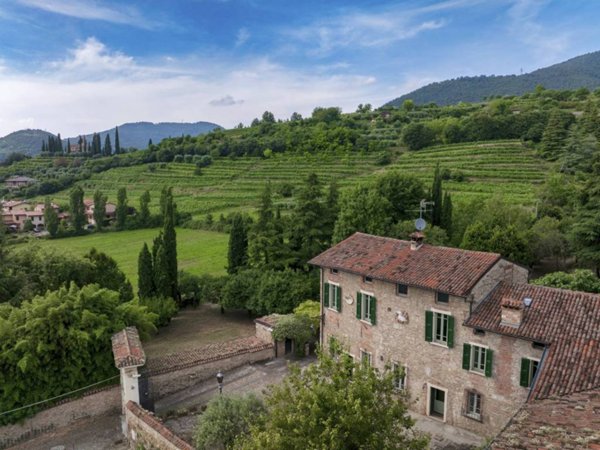 casa indipendente in vendita a Gussago in zona Villa