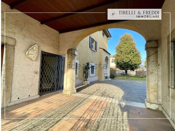 casa indipendente in vendita a Gussago in zona Mandolossa