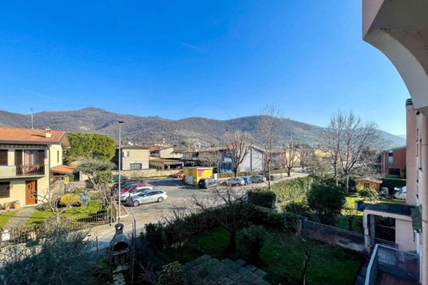 appartamento in vendita a Gussago in zona Ronco