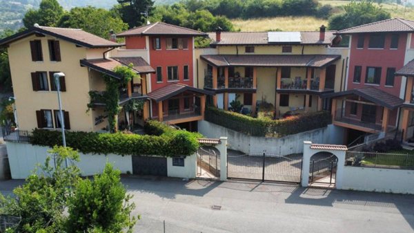 casa indipendente in vendita a Gussago in zona Villa