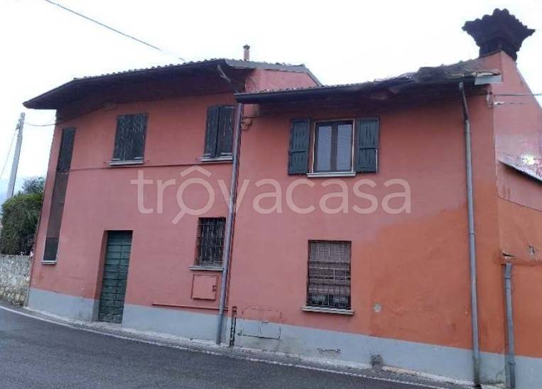 casa indipendente in vendita a Gussago in zona Piazza
