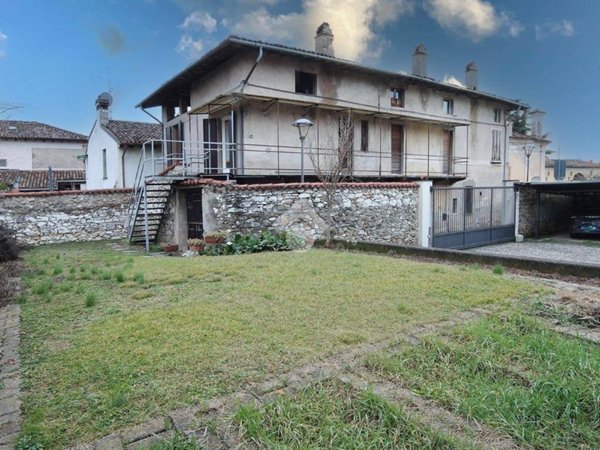 casa indipendente in vendita a Gussago in zona Piazza