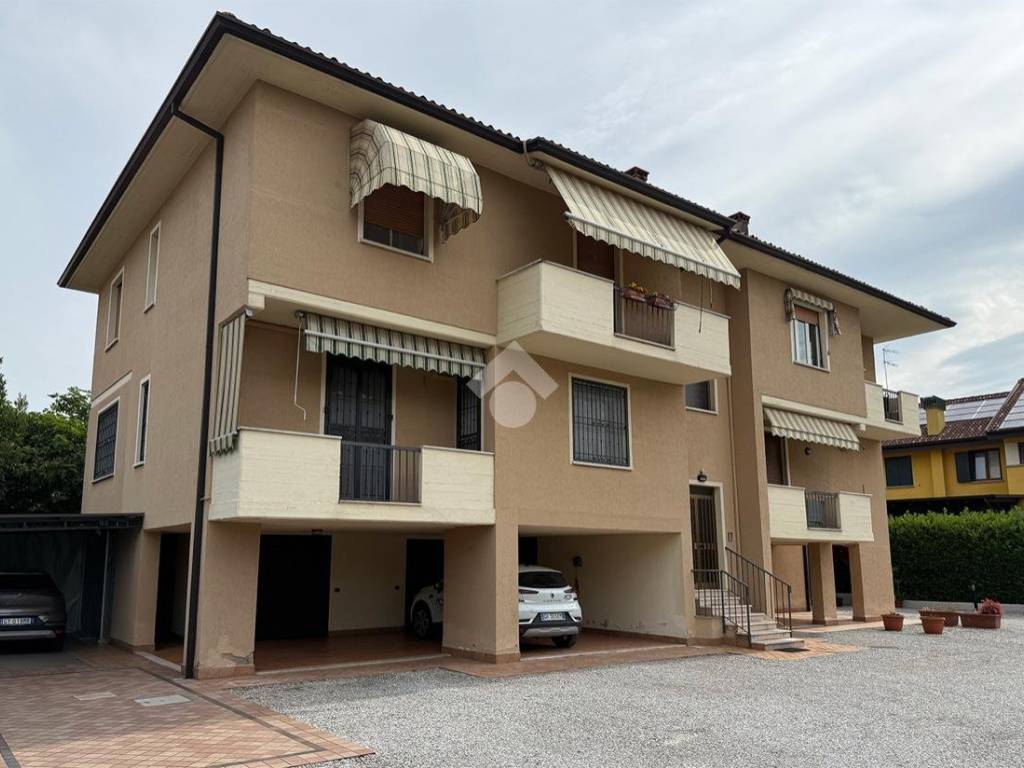 appartamento in vendita a Gussago in zona Piazza