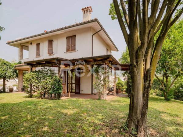 casa indipendente in vendita a Gussago