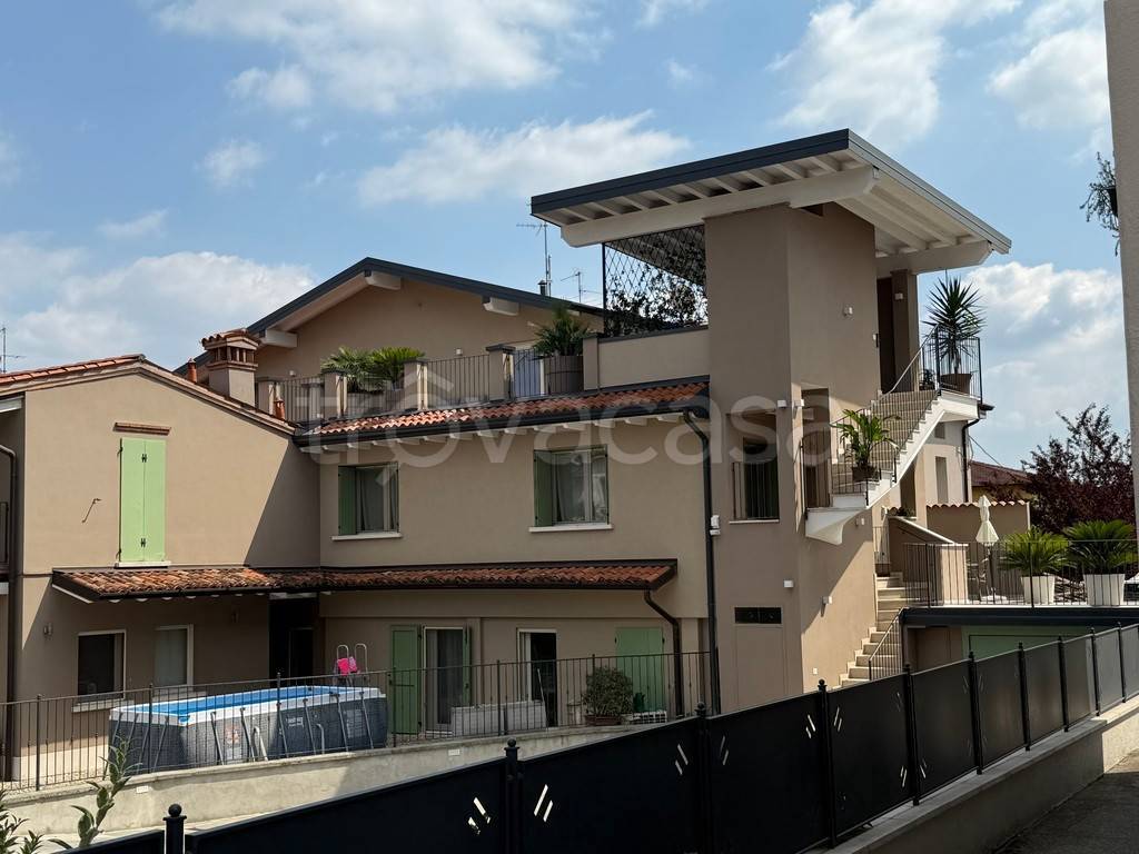 appartamento in vendita a Gussago in zona Piazza