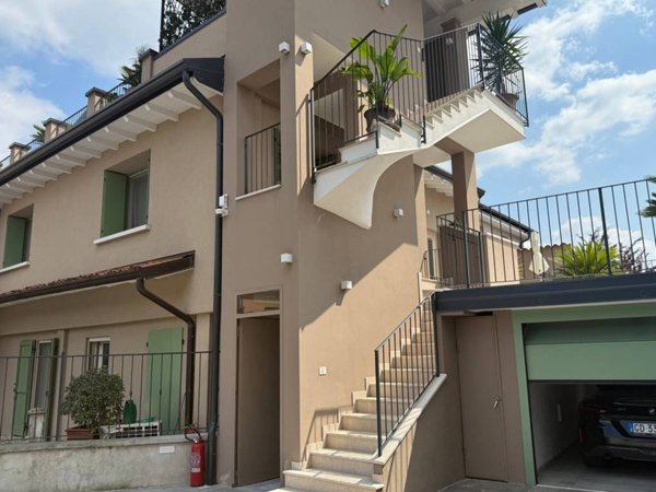 casa indipendente in vendita a Gussago in zona Piazza