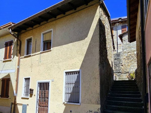 appartamento in vendita a Gussago in zona Civine