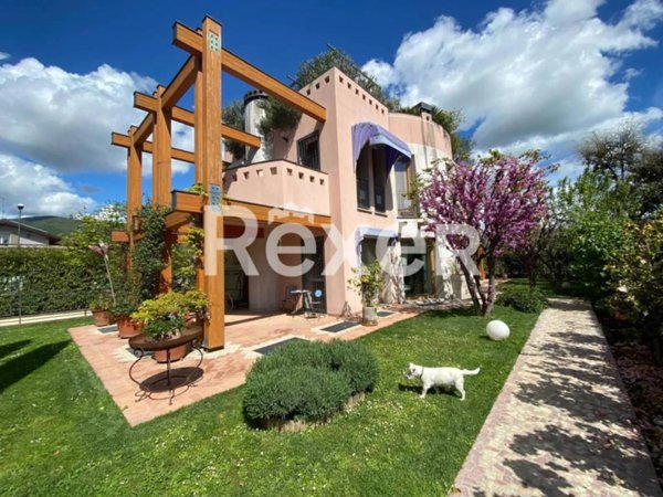 casa indipendente in vendita a Gussago in zona Piazza