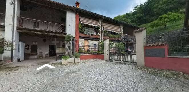 casa indipendente in vendita a Gussago in zona Piazza
