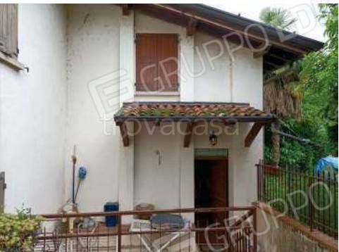 casa indipendente in vendita a Gussago in zona Piazza