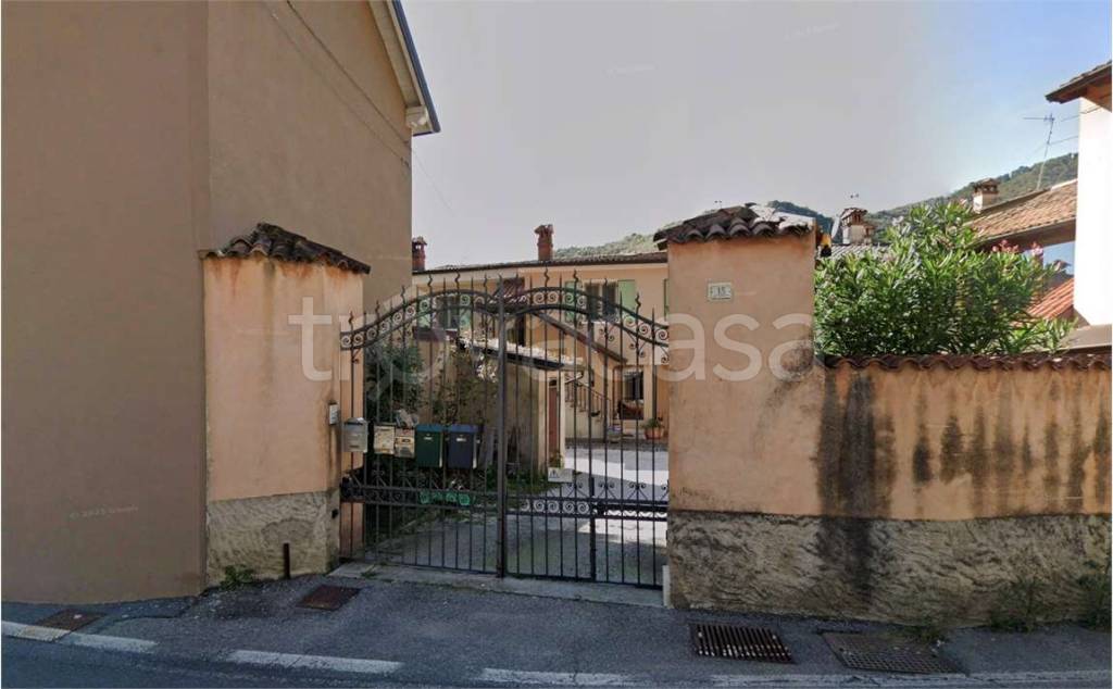 casa indipendente in vendita a Gussago in zona Navezze