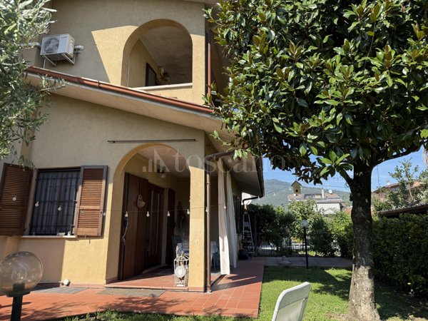 casa indipendente in vendita a Gussago in zona Villa
