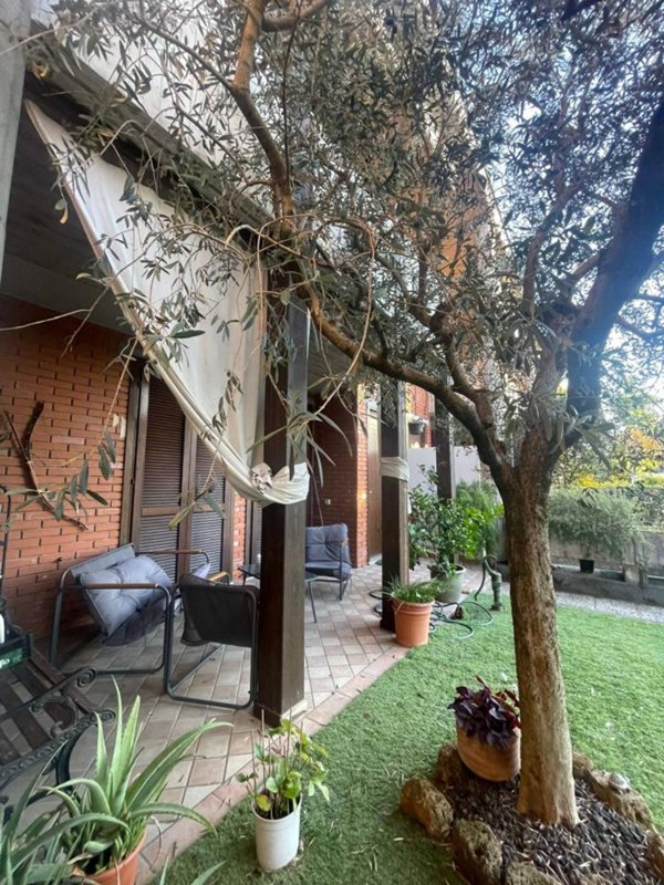 casa indipendente in vendita a Gussago in zona Villa