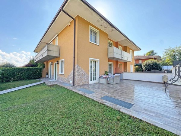 casa indipendente in vendita a Gussago in zona Ronco