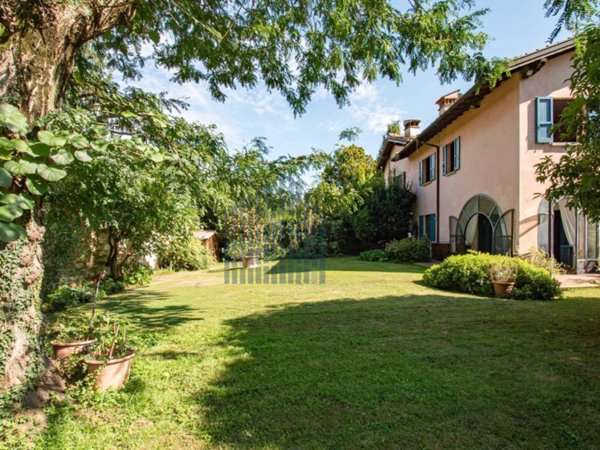 casa indipendente in vendita a Gussago in zona Piazza
