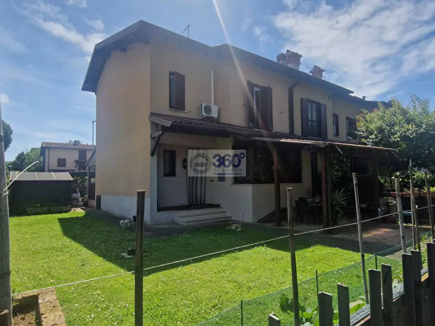 casa indipendente in vendita a Gussago in zona Villa