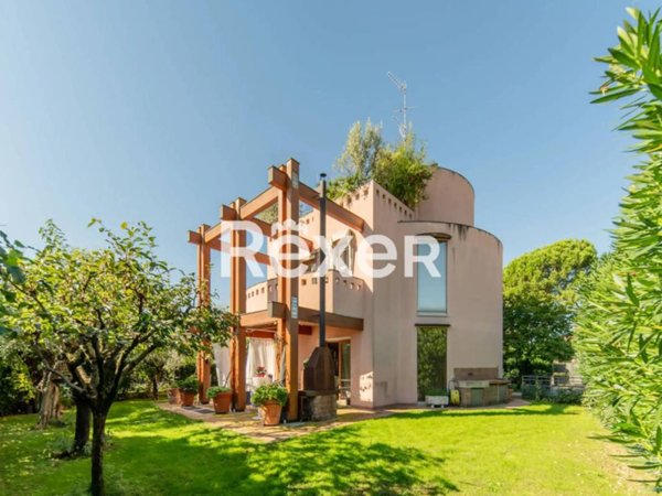 casa indipendente in vendita a Gussago in zona Villa