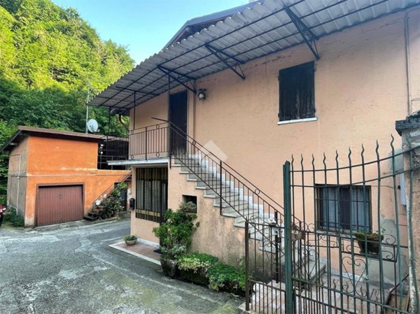 casa indipendente in vendita a Gussago in zona Navezze