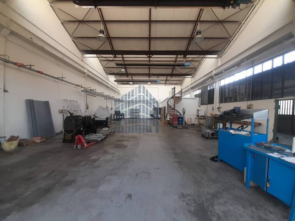 locale commerciale in vendita a Gussago in zona Mandolossa