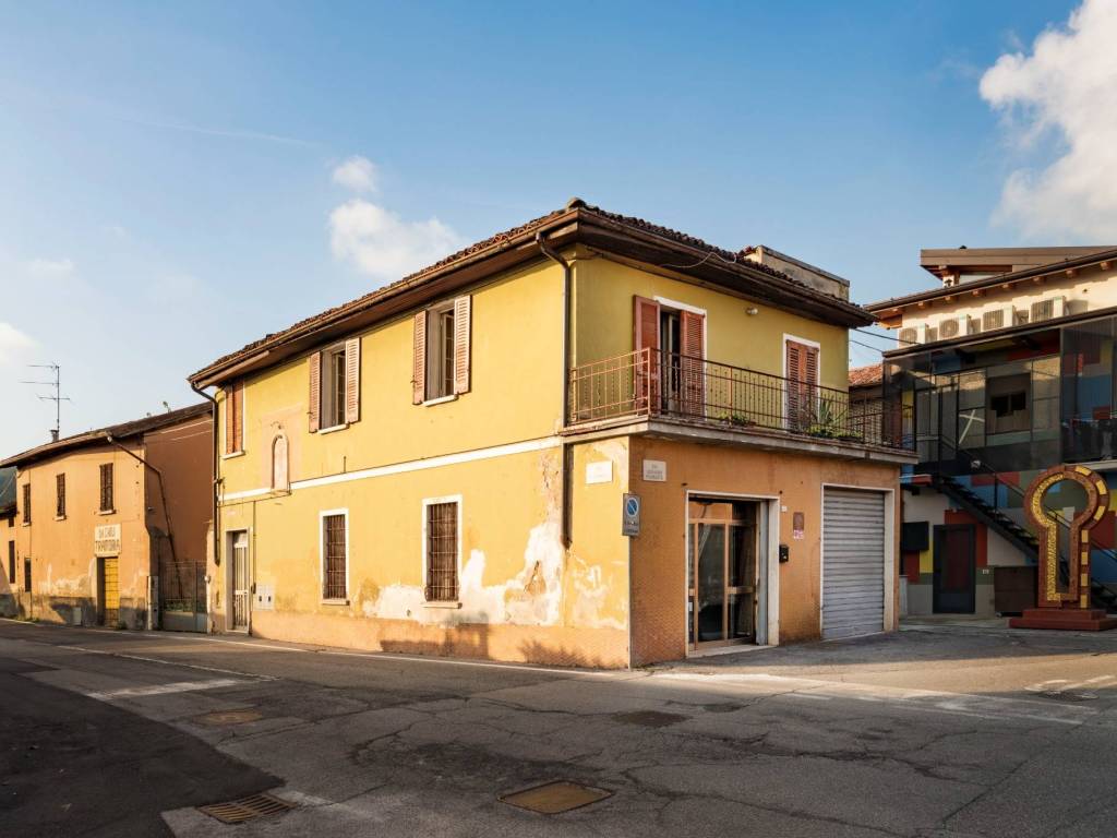 negozio in vendita a Gussago in zona Ronco